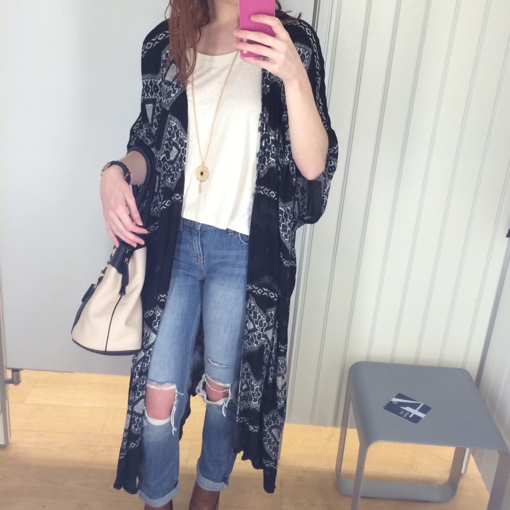 Black and blue tribal print short sleeve kimono